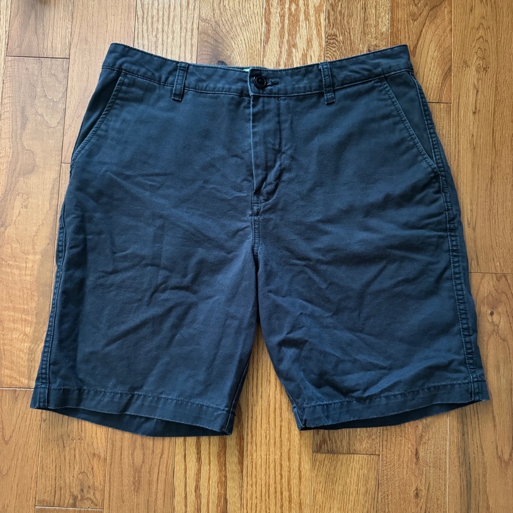 Quiksilver Flat Front Shorts Classic Style Size 33